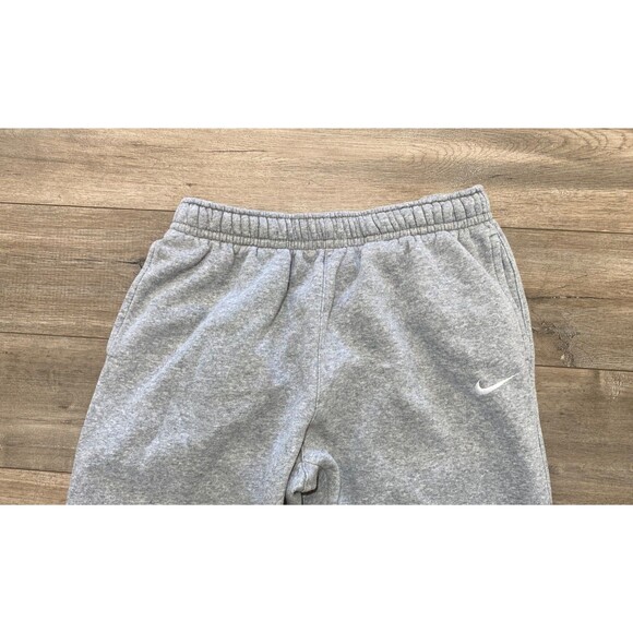 Nike Club Fleece Jogger Mens M Gray Pocket Sweatpants  CJ1616-063 Cuffed - Picture 2 of 9